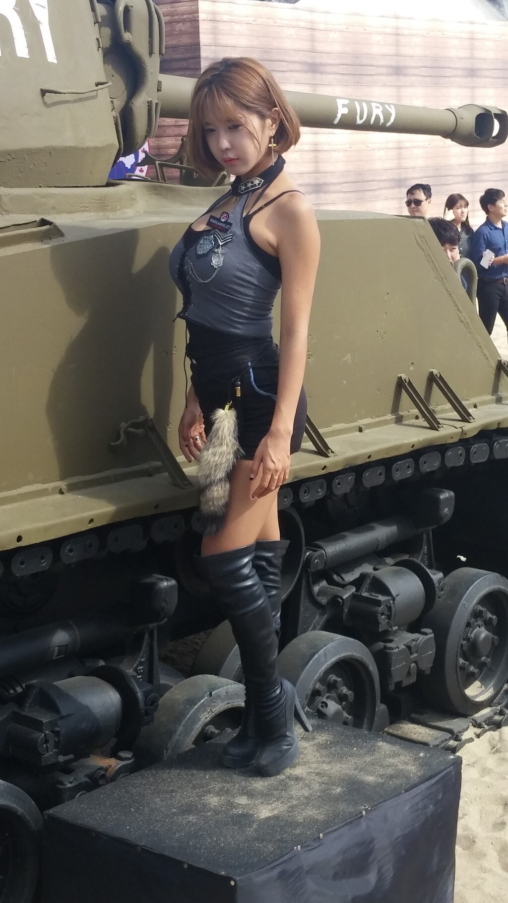 韩国顶级Showgirl许允美 釜山坦克世界 1